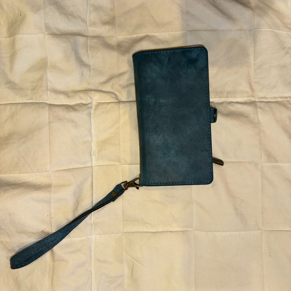 Chic Blue Leather Wristlet Wallet